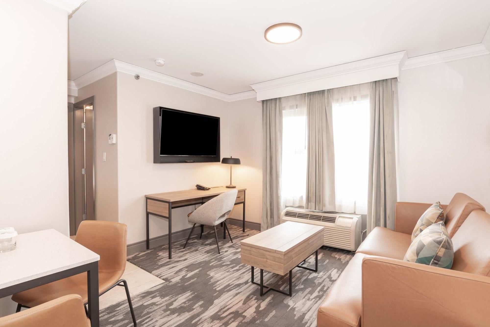 Standard Suite, 1 King Bed, Sofa Bed, Kitchenette,1593647694:JPEG